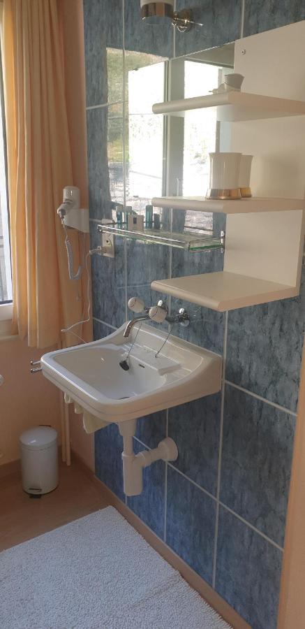 Hotel Rhoneblick Guttet-Feschel Екстериор снимка